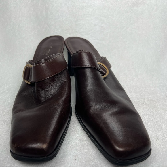 Villager by Liz Claiborne, brown leather 3 inch mule - Picture 2 of 5